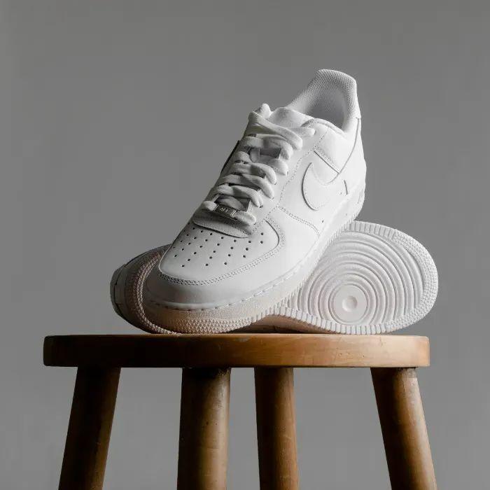 Nike air force 1 triple white